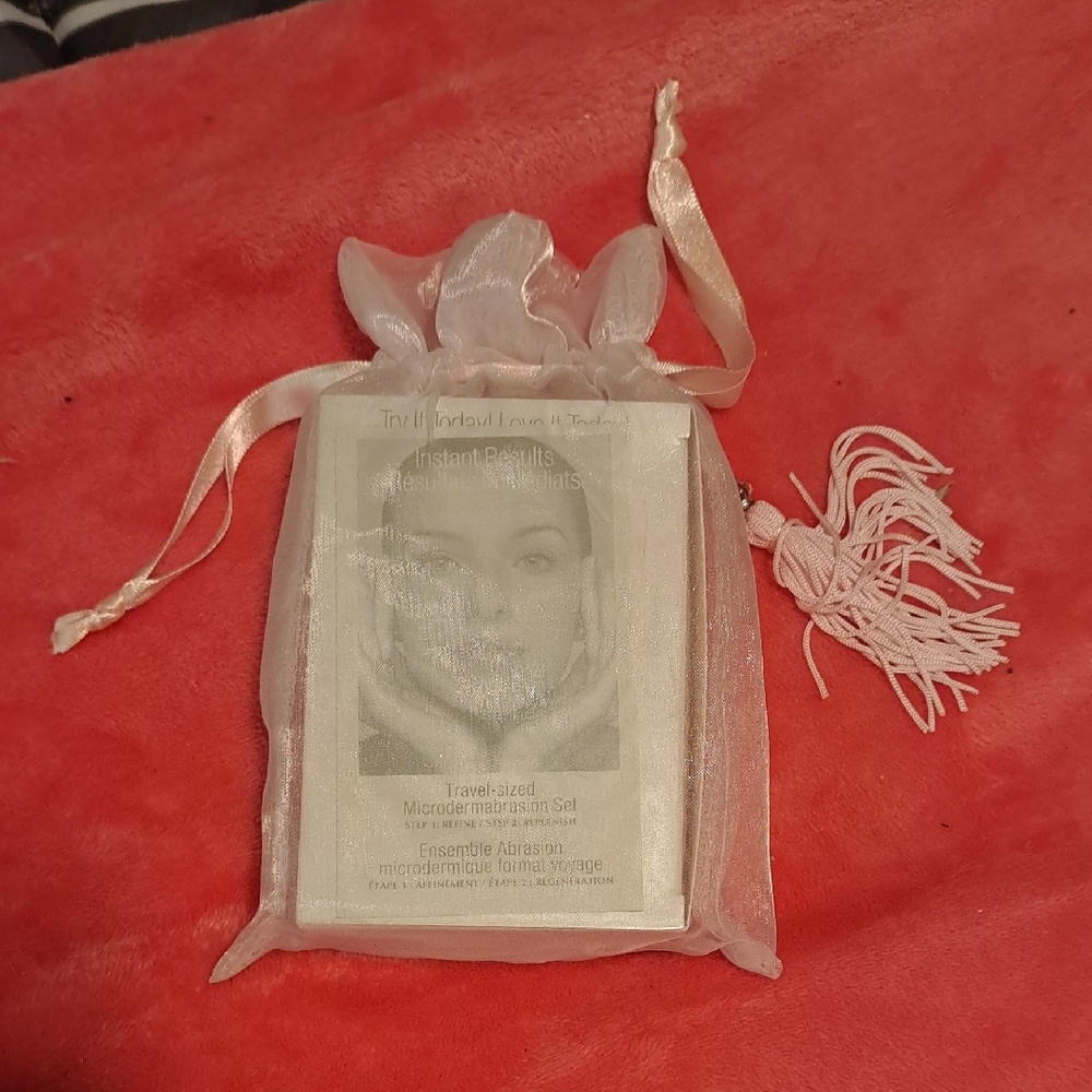 Microdermabrasion Set in Sheer Pink Bag